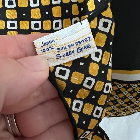 Vintage Sally Gee 100% Silk Made in Japan Scarf in Yellow Black and White - Picture 7 of 9